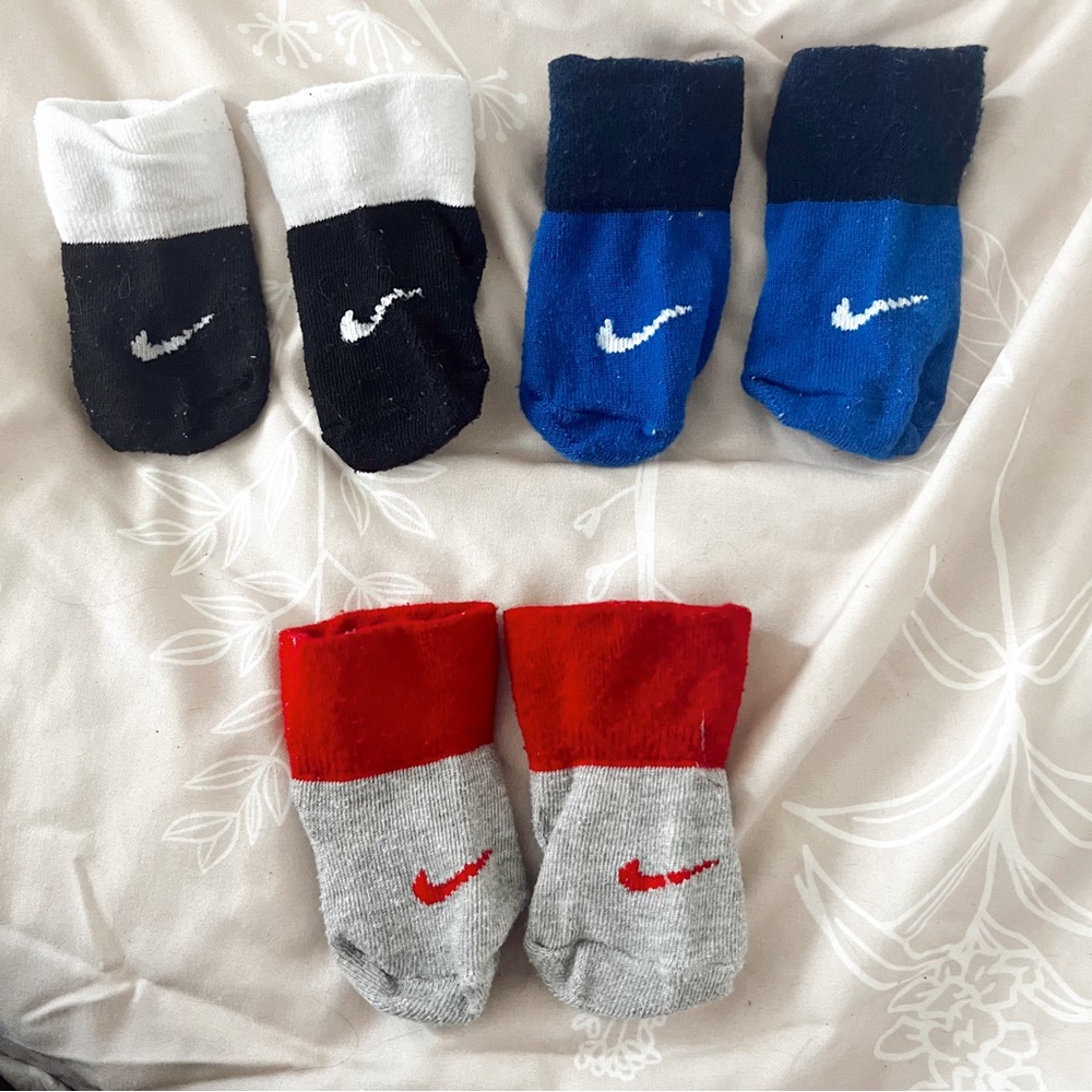 set of 3 pairs of baby nike socks